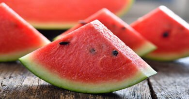 cut-watermelon-and-keep-it-in-the-fridge