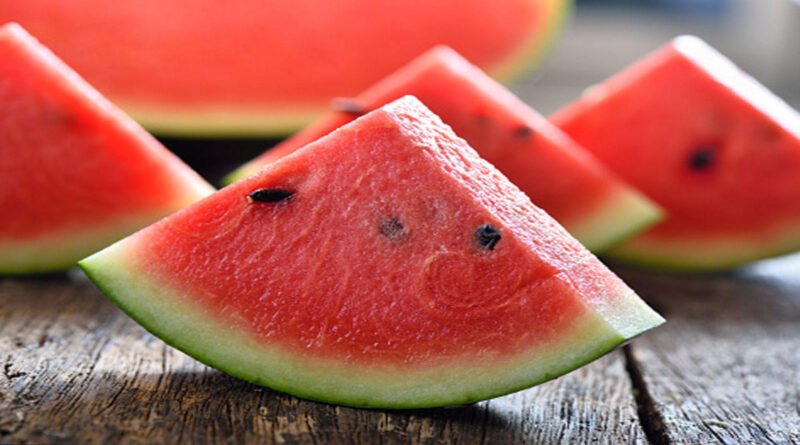 cut-watermelon-and-keep-it-in-the-fridge