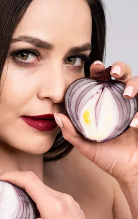 how-to-use-onion-to-get-rid-of-acne-and-blemishes-on-face