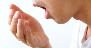 mouth-signs-that-could-signal-colon-cancer