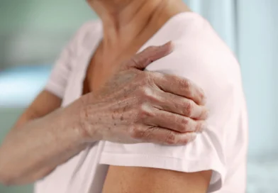 the-first-sign-of-a-heart-attack-most-people-ignore